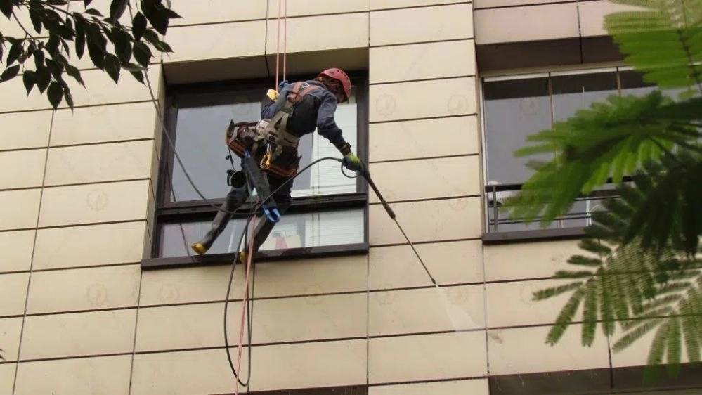خدمات نماشویی ساختمان در تبریز خدمات نماشویی ساختمان در تبریز